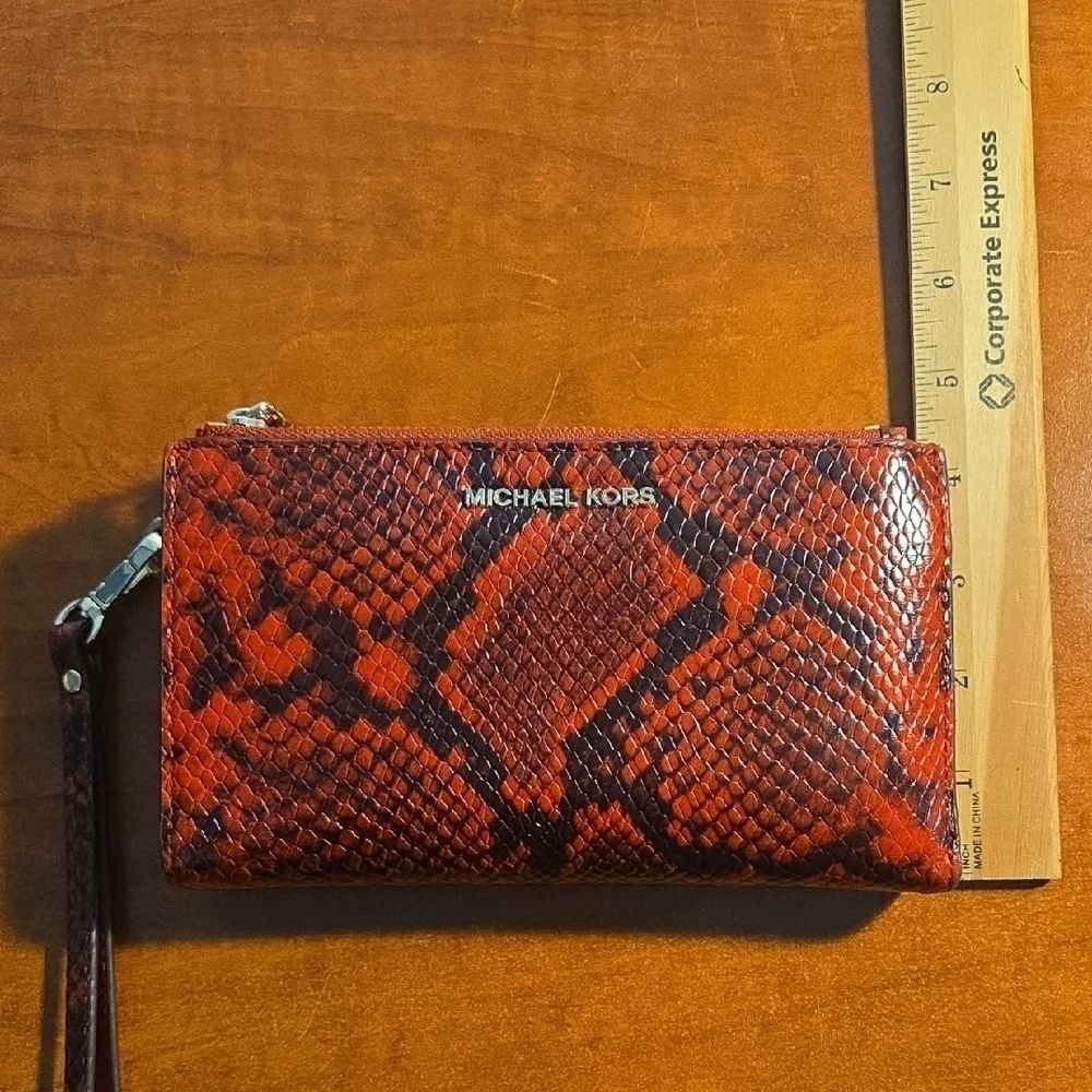 Michael Kors chic wristlet